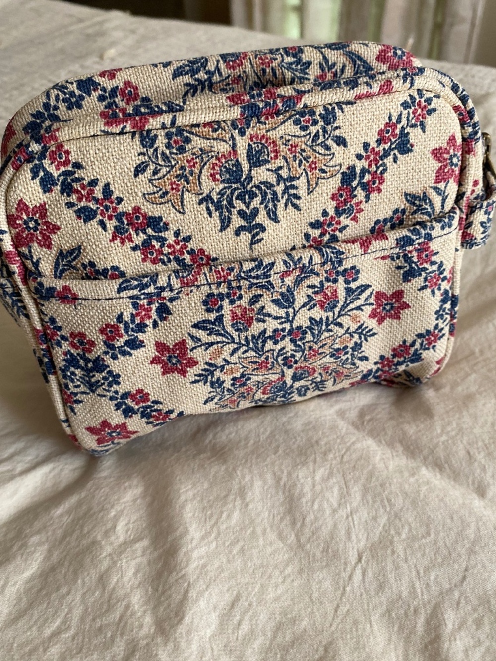 Sezane x Holiday Makeup Bag NWT - Picture 6 of 8